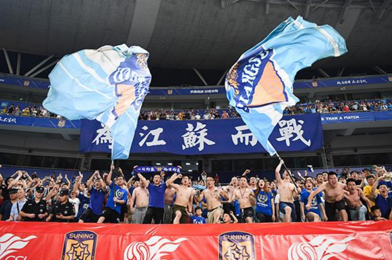  昂热主场球迷助威声浪助推球队力克强敌