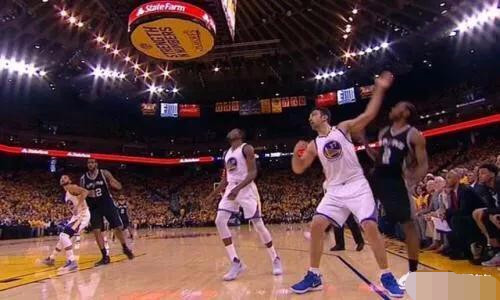  波鸿反击快如闪电，三次突袭打入四球震惊联赛